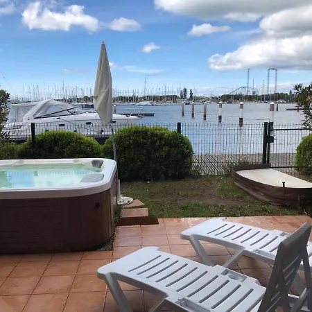 Iles Des Marinas + Ponton Villa 8 Pers Jacuzzi Βίλα Agde